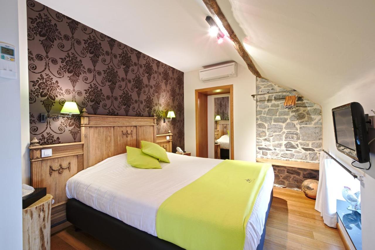 Hotel Le Saint Hadelin Celles  Экстерьер фото